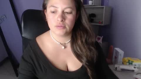 sara_thonson_ online show from December 11, 9:30 am