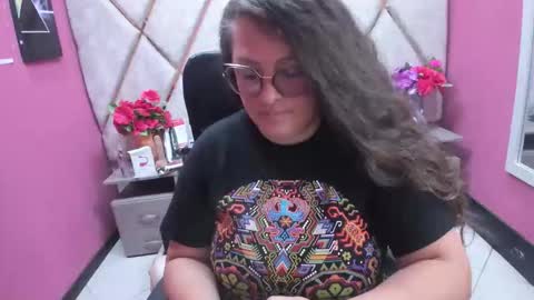 sara_thonson_ online show from January 19, 4:33 pm