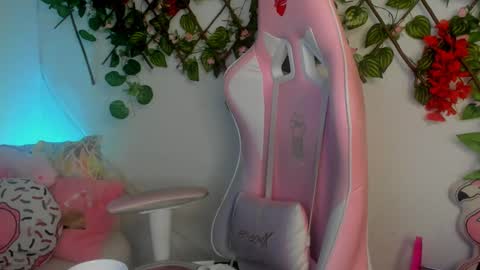 Sarah Ramirez online show from December 24, 8:11 am