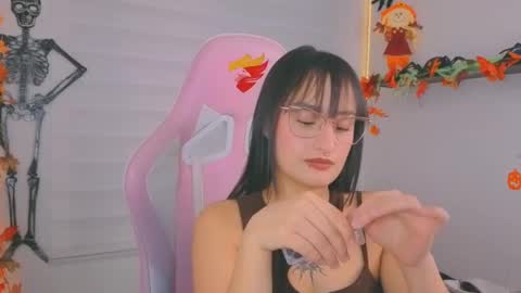 Sarah Ramirez online show from October 24, 4:20 am