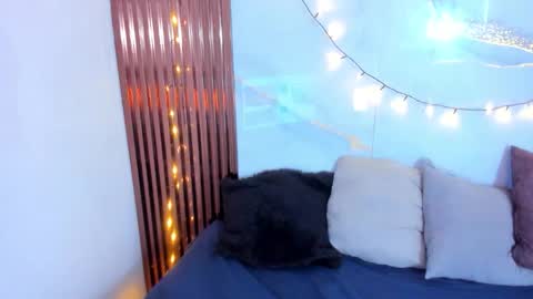 SARAHGIL online show from March 15, 7:09 pm