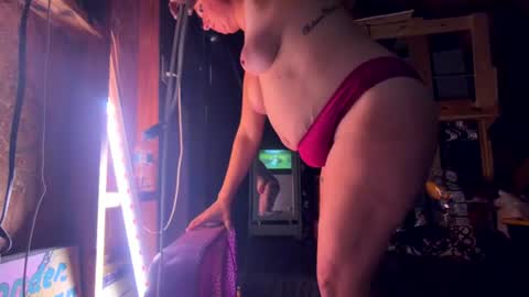 Snapshot of saracan7 chatting on June 12, 6:01 am Sarrah Sweet online show from June 12, 6:01 am