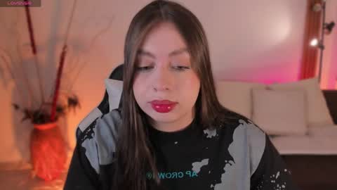 sara cavali online show from April 14, 5:19 pm