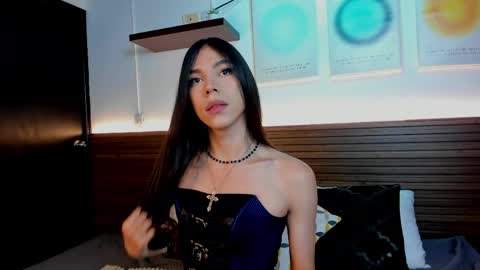 Sara online show from April 4, 5:32 pm