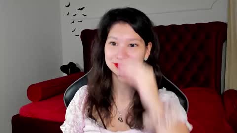 Snapshot of saradenars chatting on November 17, 5:24 am SaraDenars online show from November 17, 5:24 am