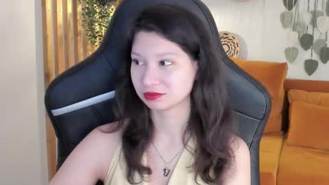 Snapshot of saradenars chatting on December 3, 5:59 am SaraDenars online show from December 3, 5:59 am