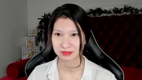 Snapshot of saradenars chatting on December 16, 4:17 am SaraDenars online show from December 16, 4:17 am