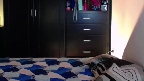 Snapshot of saradiazxxx chatting on March 2, 8:21 am saradiazxxx online show from March 2, 8:21 am