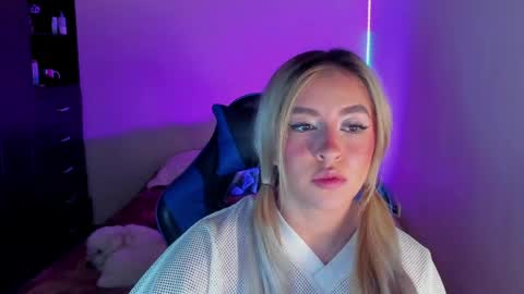 saradiazxxx online show from April 9, 7:25 am