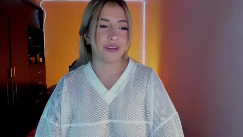 saradiazxxx online show from April 16, 8:15 am