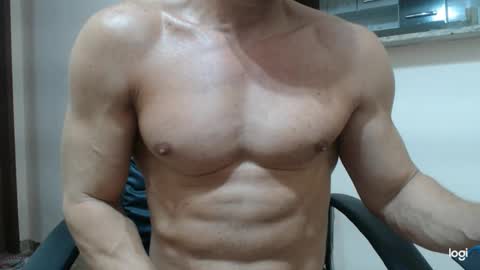 saradorj92 online show from February 5, 5:52 am