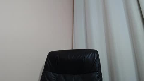 saradorj92 online show from January 16, 2:37 am