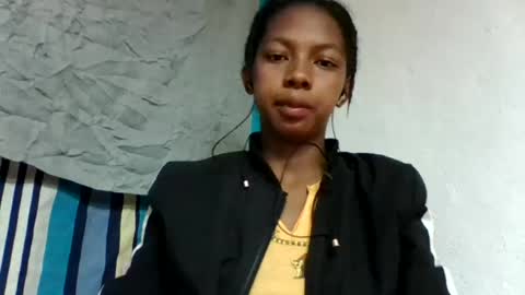 Snapshot of sarah146341 chatting on August 6, 5:15 pm sarah146341 online show from August 6, 5:15 pm