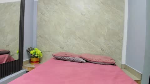 Sarah online show from December 15, 11:58 am