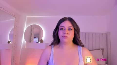 Snapshot of sarah_bonneth chatting on February 20, 11:20 am Sarah Bonneth online show from February 20, 11:20 am