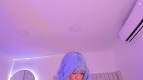 Snapshot of sarah_bonneth chatting on March 11, 11:12 am Sarah Bonneth online show from March 11, 11:12 am