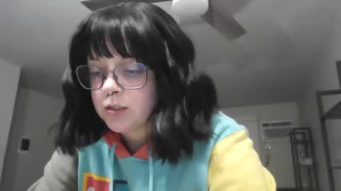 Snapshot of sarah_e_xx chatting on December 31, 5:11 am Sarah online show from December 31, 5:11 am