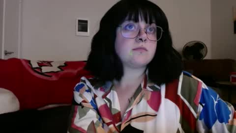 Snapshot of sarah_e_xx chatting on March 6, 4:08 am Sarah online show from March 6, 4:08 am