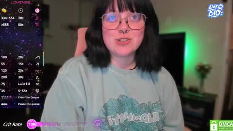 Snapshot of sarah_e_xx chatting on March 11, 1:48 am Sarah online show from March 11, 1:48 am