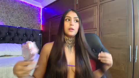 Snapshot of sarah_escobarr_ chatting on February 11, 11:48 am Sarah online show from February 11, 11:48 am