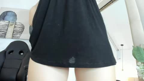 sarah_gothicgirl online show from April 15, 7:43 pm