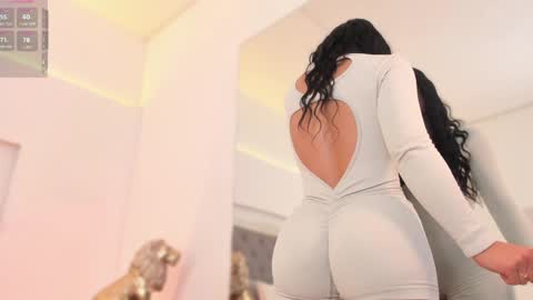 Snapshot of sarah_hiill chatting on December 21, 7:38 pm online show from December 21, 7:38 pm