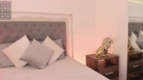 Snapshot of sarah_hiill chatting on December 23, 8:03 pm online show from December 23, 8:03 pm