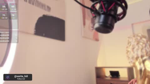 Snapshot of sarah_hiill chatting on December 24, 9:22 pm online show from December 24, 9:22 pm