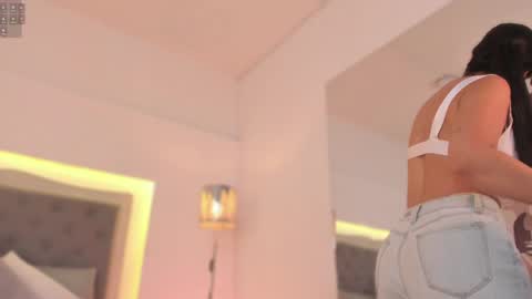 Snapshot of sarah_hiill chatting on December 27, 7:35 pm online show from December 27, 7:35 pm