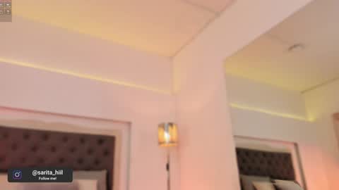 Snapshot of sarah_hiill chatting on January 3, 7:29 pm online show from January 3, 7:29 pm