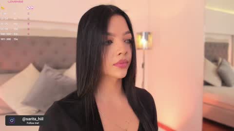 Snapshot of sarah_hiill chatting on January 10, 7:32 pm online show from January 10, 7:32 pm