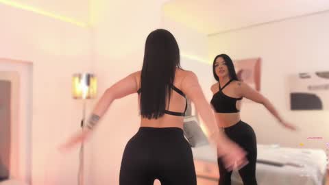 Snapshot of sarah_hiill chatting on January 28, 8:04 pm online show from January 28, 8:04 pm