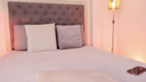 Snapshot of sarah_hiill chatting on January 29, 8:04 pm online show from January 29, 8:04 pm