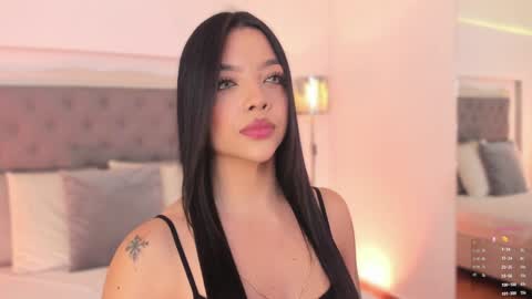 Snapshot of sarah_hiill chatting on January 30, 7:37 pm online show from January 30, 7:37 pm