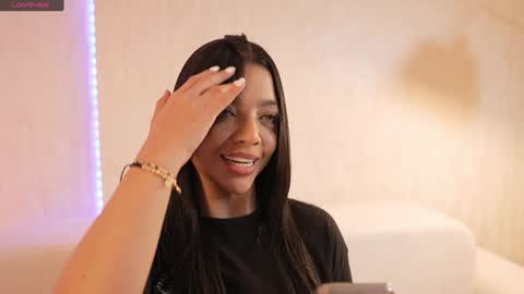 Snapshot of sarah_hiill chatting on February 6, 10:00 pm online show from February 6, 10:00 pm