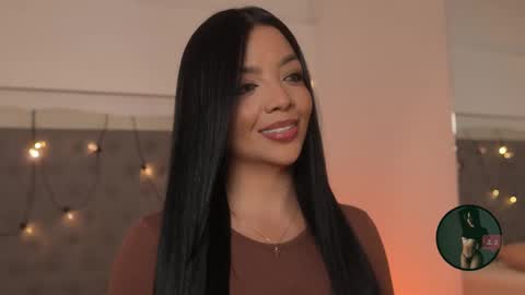 Snapshot of sarah_hiill chatting on September 18, 8:11 pm online show from September 18, 8:11 pm