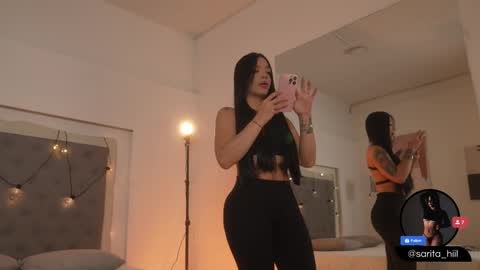 Snapshot of sarah_hiill chatting on October 4, 7:56 pm online show from October 4, 7:56 pm