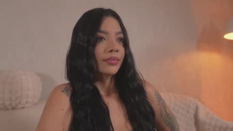 Snapshot of sarah_hiill chatting on October 24, 10:39 pm online show from October 24, 10:39 pm