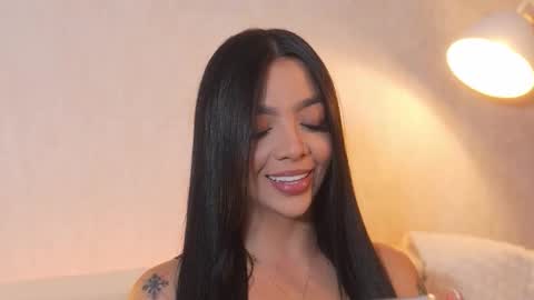 Snapshot of sarah_hiill chatting on October 28, 10:12 pm online show from October 28, 10:12 pm