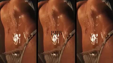 Snapshot of sarah_hiill chatting on November 27, 11:56 am online show from November 27, 11:56 am