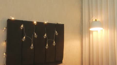       online show from April 8, 9:04 pm