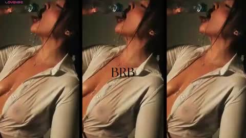Snapshot of sarah_hiill chatting on July 13, 9:28 pm online show from July 13, 9:28 pm