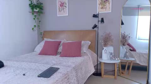 sarah_rayy online show from November 12, 5:46 pm