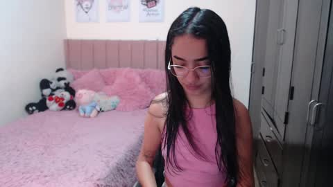 Snapshot of sarah_stone15 chatting on January 5, 5:09 pm Sarah online show from January 5, 5:09 pm