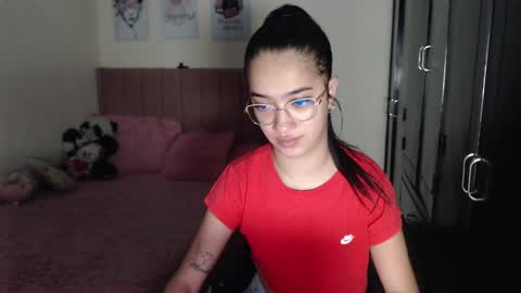 Snapshot of sarah_stone15 chatting on January 29, 3:58 pm Sarah online show from January 29, 3:58 pm