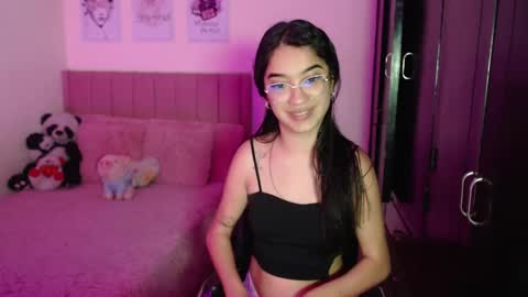 Snapshot of sarah_stone15 chatting on February 21, 5:09 pm Sarah online show from February 21, 5:09 pm