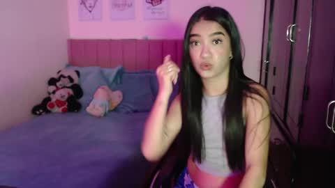 Snapshot of sarah_stone15 chatting on February 28, 5:04 pm Sarah online show from February 28, 5:04 pm