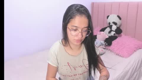 Snapshot of sarah_stone15 chatting on October 16, 9:38 pm Sarah online show from October 16, 9:38 pm