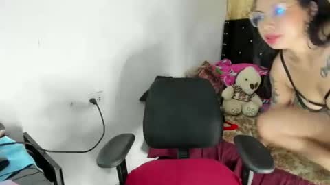 Sarah online show from October 11, 7:51 am