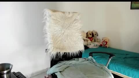 Sarah online show from December 5, 2:25 pm